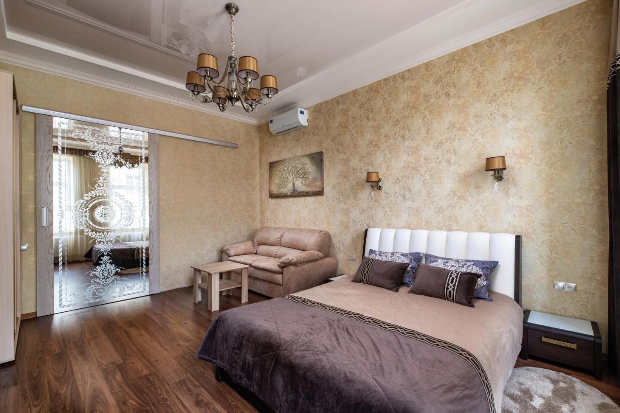 Historic Apartment Sofia In The Old Town Lviv Eksteriør billede