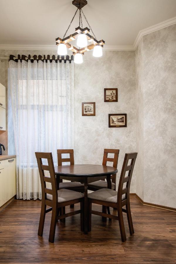 Historic Apartment Sofia In The Old Town Lviv Eksteriør billede